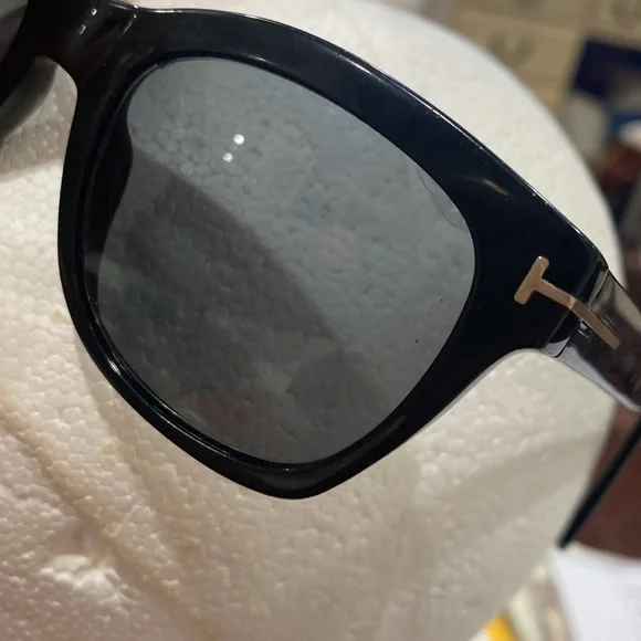 Tom Ford black Polarized Sunglasses ?️ TF 614. O1C 62 19 140 02 unisex Tom Ford black Polarized Sunglasses ?️ TF 614. O1C 62 19  main image 2